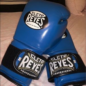 Cleto Reyes Hook and Loop Training Boxing gloves